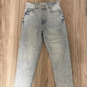 Zara Mom Fit Ankle Length Jeans